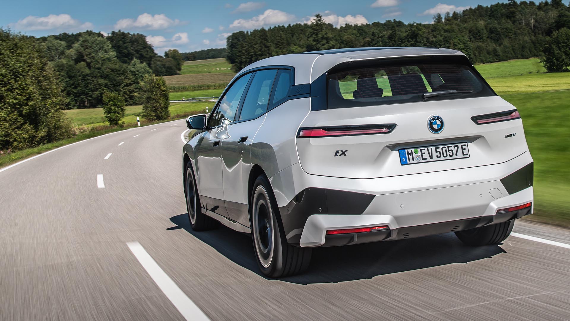 BMW iX Review & Prices 2023 | AutoTrader UK